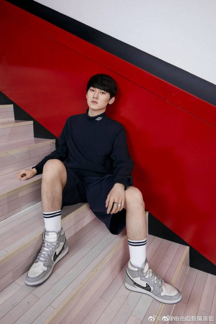 九游娱乐-JackeyLove迎来二十赛季高光表现，DWG球迷沸腾！的简单介绍