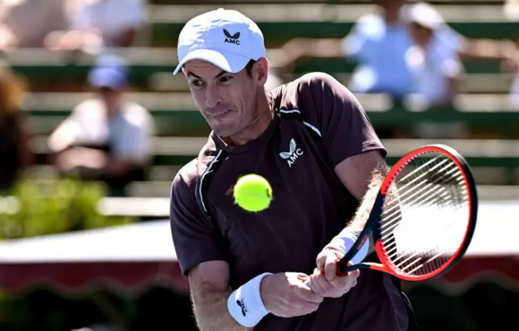 九游-穆雷回归赛场，势不可挡首场状态亮眼，法国队观众沸腾！的简单介绍